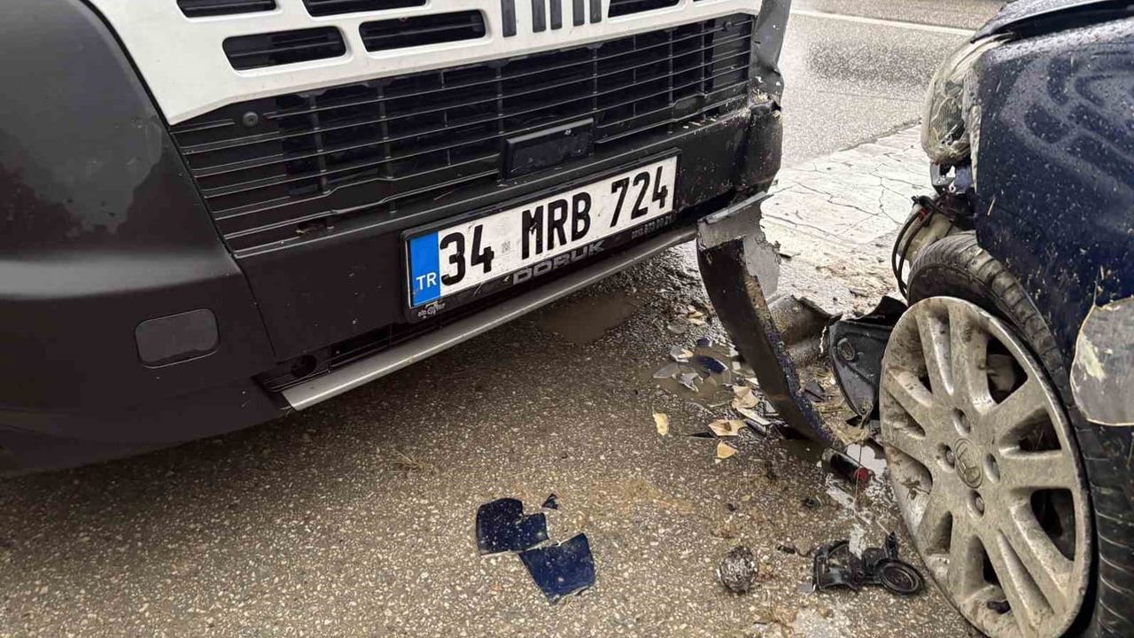 Tosya'da yağış zincirleme kazaya yol açtı