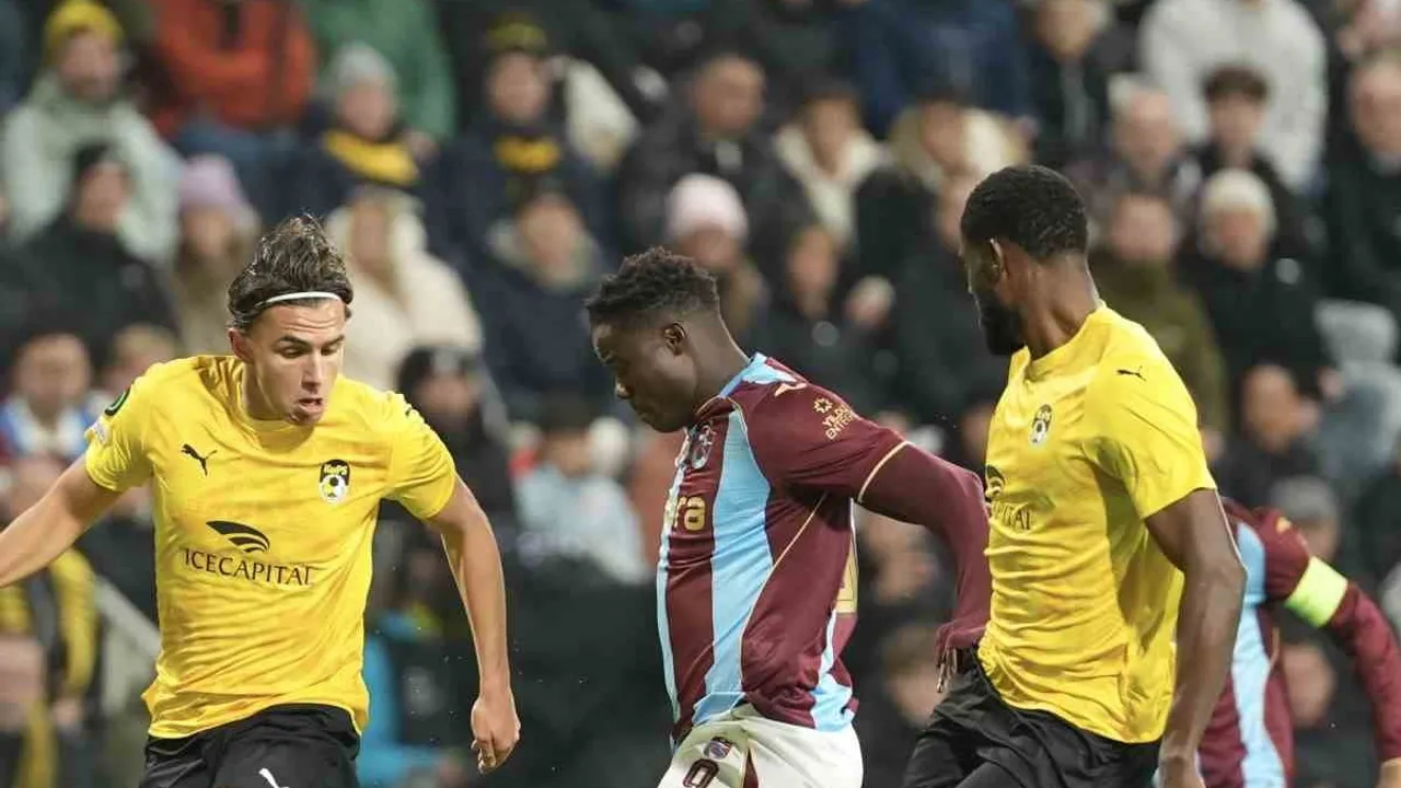 Trabzonspor Finlandiya'da üstün: Onuachu ve Salah ilk yarıda farkı açtı