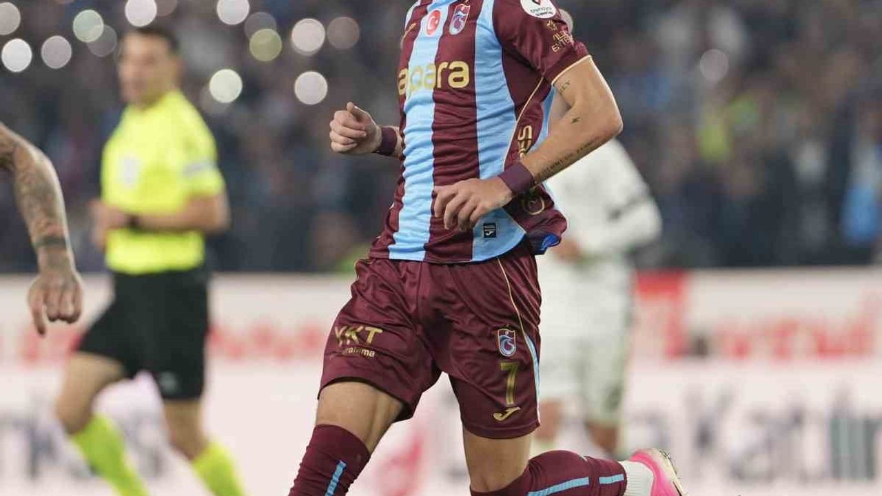Trabzonspor ikinci yarıda çözülmeyen Beşiktaş'ı 2-0 yendi