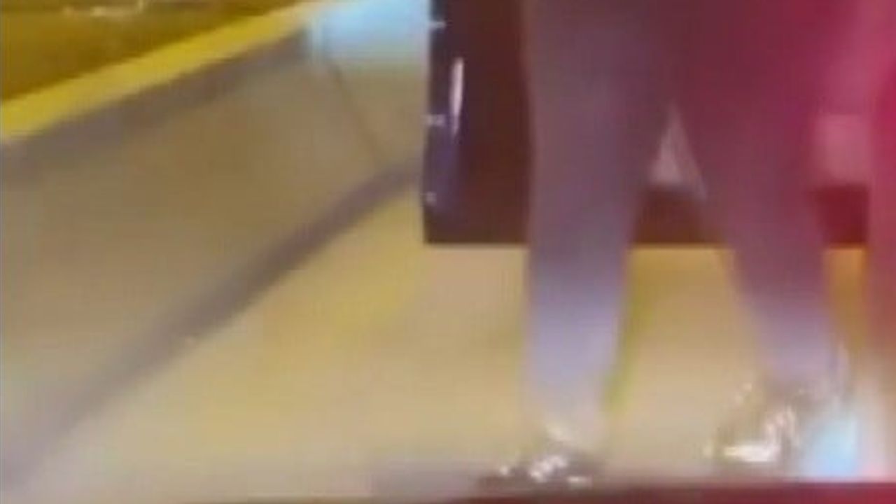 Trafikte bebekli aileye yol kesme ve tehdit anları