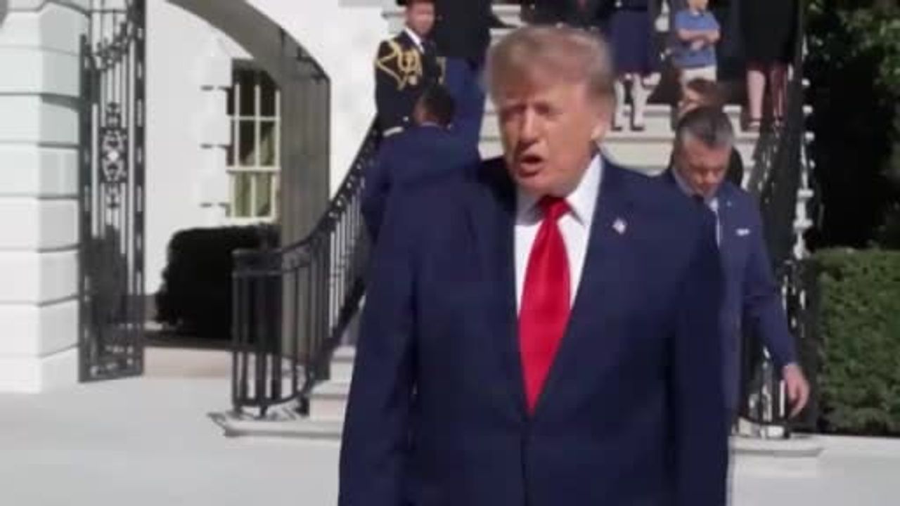 Trump, İran petrol bakanının istifası ve Hürmüz Boğazı sevkiyatlarını değerlendirdi