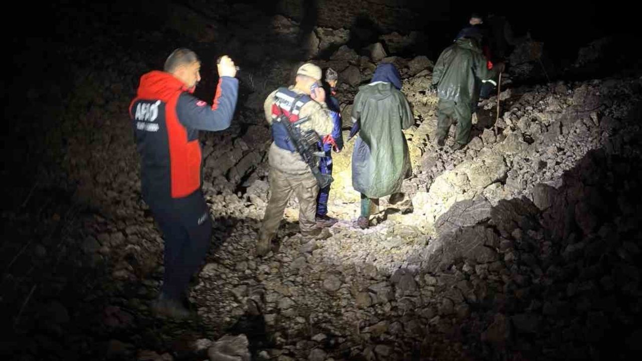 Tunceli'de sis nedeniyle yaylada kaybolan iki kişi jandarma ve AFAD tarafından kurtarıldı