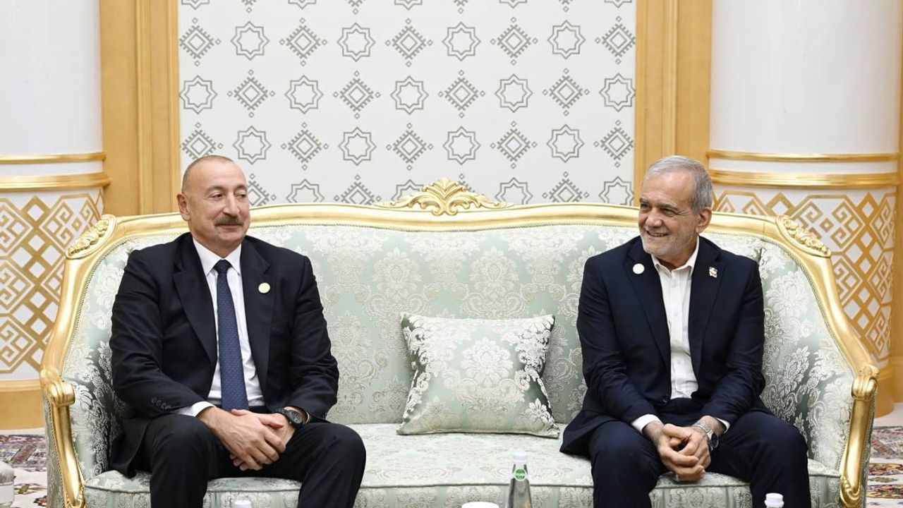 Türkmenbaşı'da bölgesel işbirliği vurgusu: Aliyev ve Pezeşkiyan görüşmesi