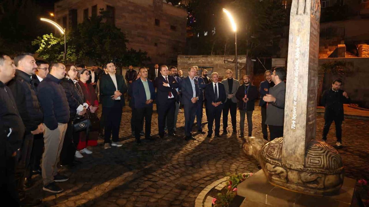 Türksoy heyeti Talas'ta Türkçe Sokağı'nı gezdi