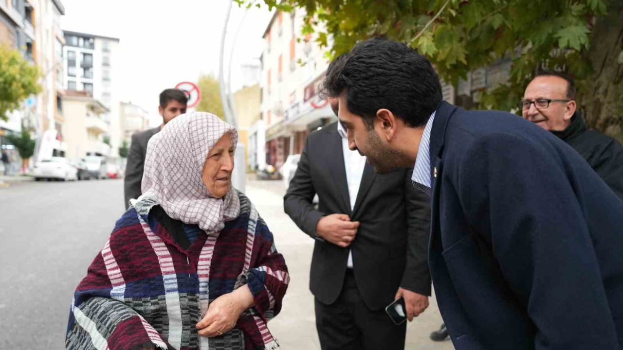 Tuzla başkanı Aydınlı'da esnaf ve komşularla yüz yüze buluştu