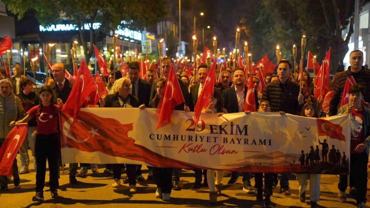 Tuzla'da cumhuriyet coşkusu kültür, sanat ve sporla taçlandı