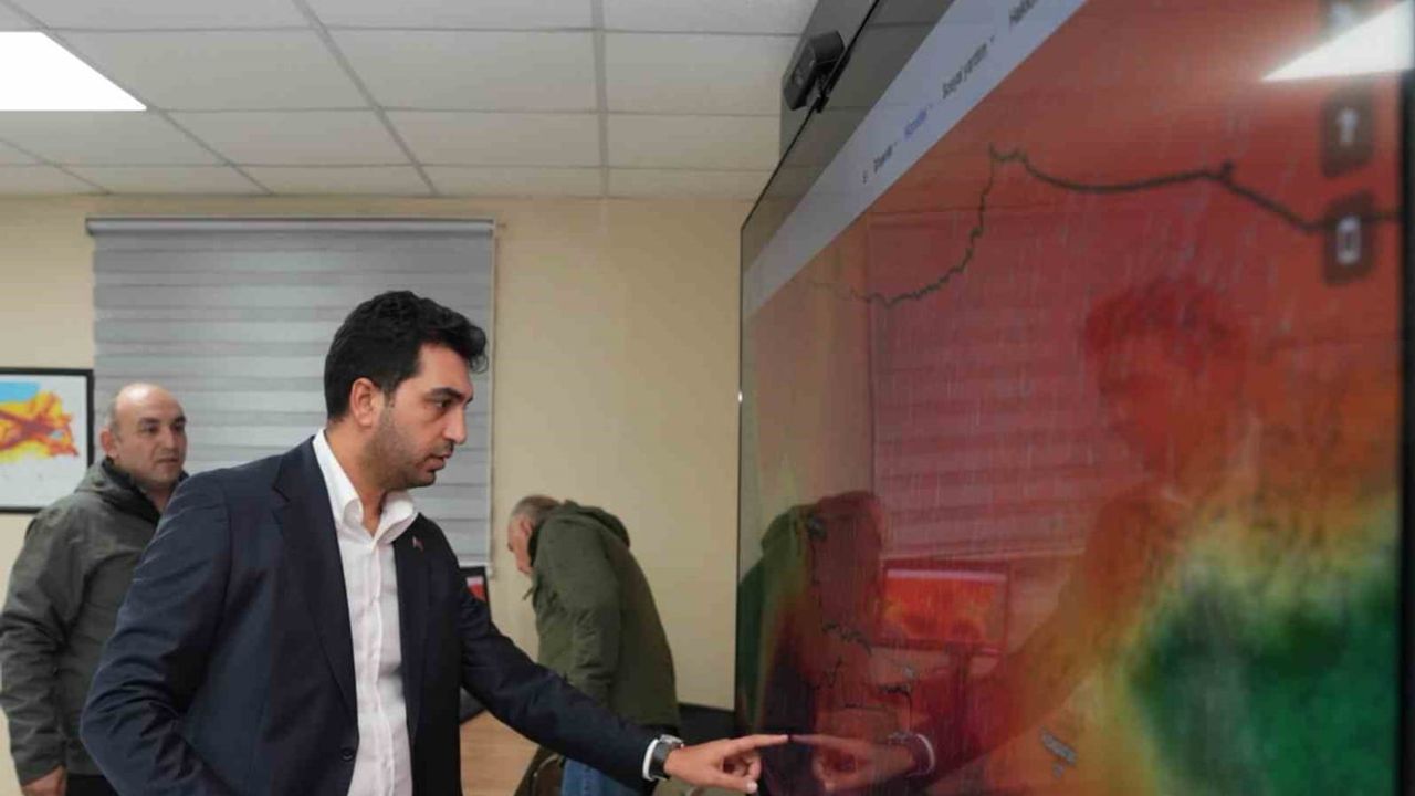Tuzla'da yağışa karşı teyakkuz: başkan Bingöl ekiplerle anlık takipte