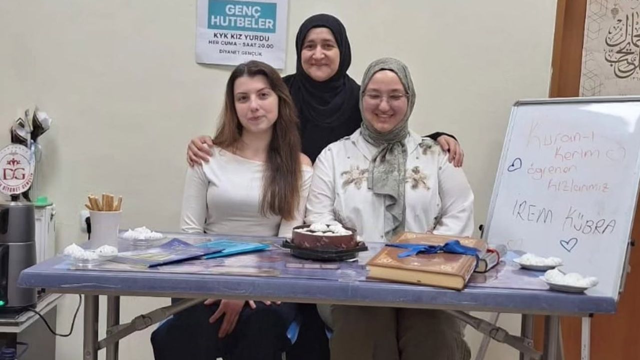 Üç haftada iki öğrenci Kur'an-ı Kerim okumayı öğrenince yurt sevinç yaşadı
