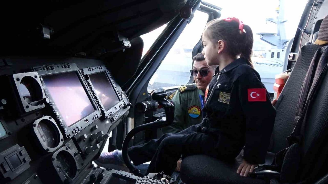 Uçağa dokunan hayal: 6 yaşındaki Meryem'in TEKNOFEST günü