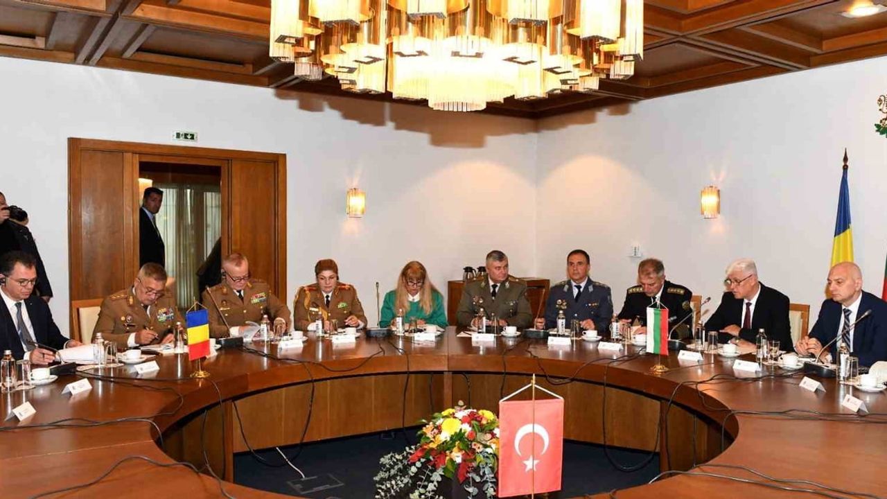 Üçlü savunma mutabakatı: Türkiye, Bulgaristan ve Romanya Karadeniz'de seyrüsefer uyarısı yaptı
