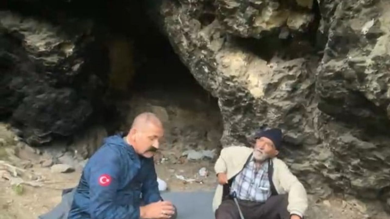 Uludağ'daki mağarada yaşayan adamın kavuşması baba yolculuğuyla son buldu