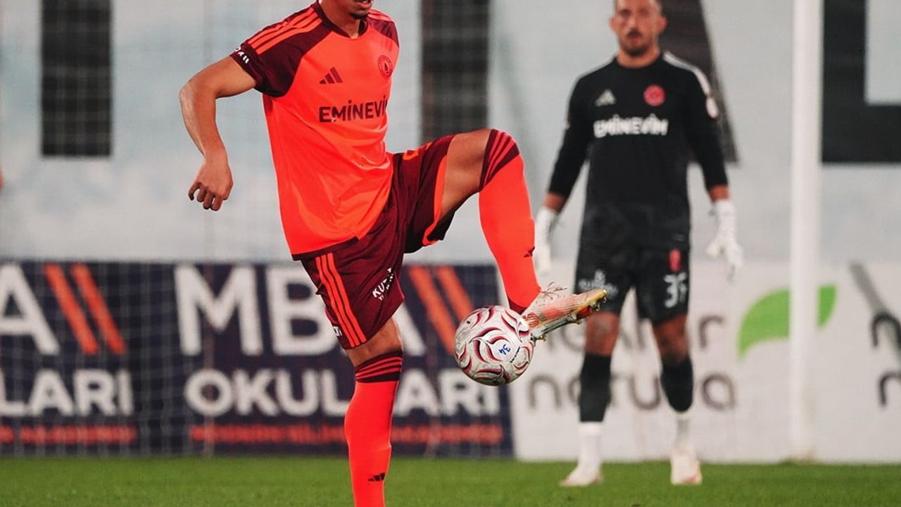 Ümraniyespor ile Sarıyer sahada eşitliği bozamadı