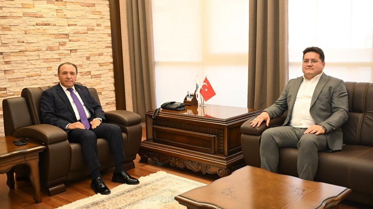 Üniversite minibüs talepleri masaya yatırıldı, ulaşım için adımlar konuşuldu