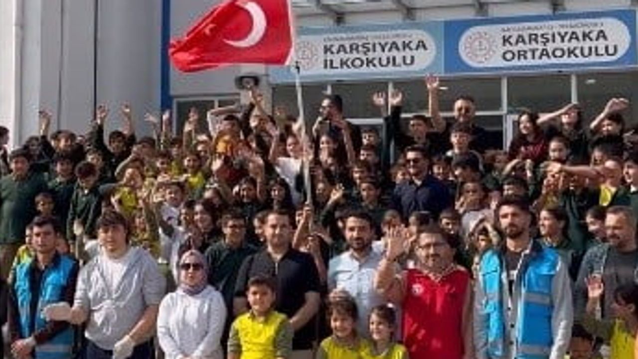 Üniversiteli gençler Kahramanmaraş'ta ilkokulu renklerle yeniden şekillendirdi