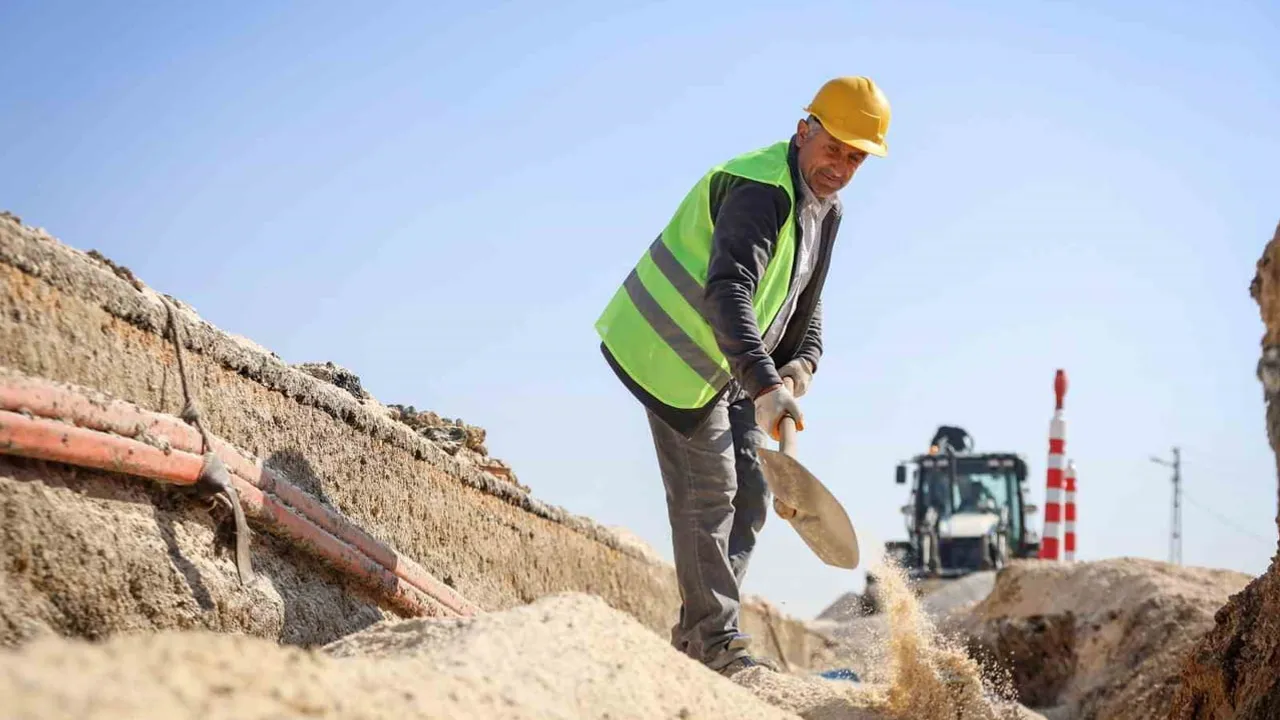Ünlüce Eskişehir'de altyapı projelerini yerinde inceledi