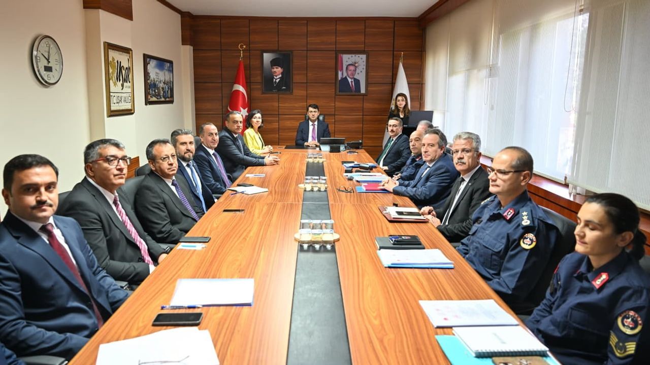 Uşak'ta eğitim güvenliği için il yürütme kurulu tanıtıldı