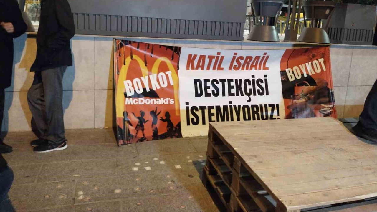 Üsküdar'da bir yıllık eylem sonuç verdi: McDonald's şubesi üç günde kapatılacak