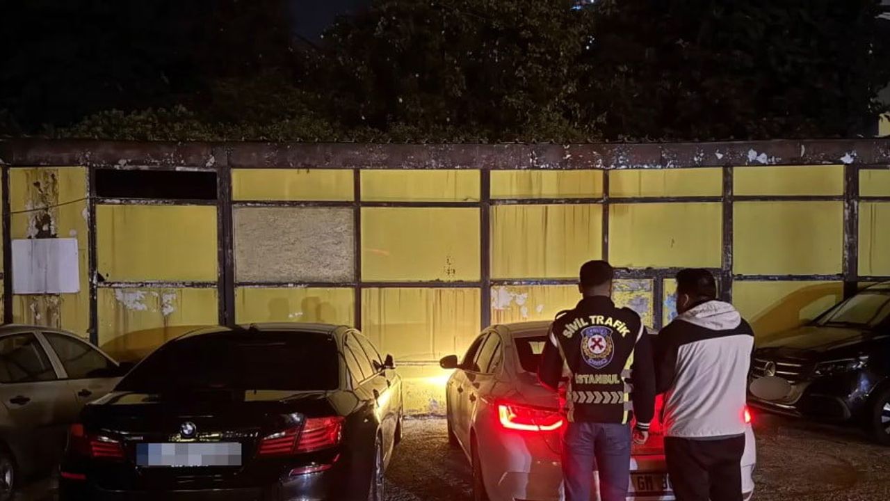 Üsküdar trafiğinde aracını yumruklayana 180 bin lira ceza ve 60 gün men