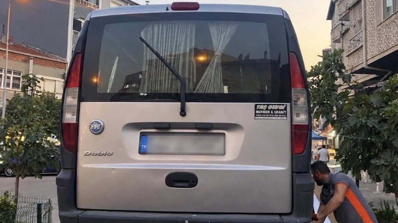Uzunköprü'de durdurulan araçta 14 düzensiz göçmen yakalandı