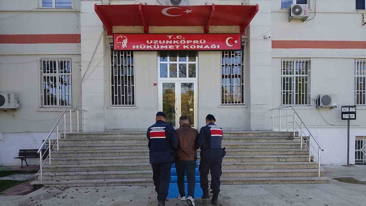 Uzunköprü'de üç ayrı operasyonda 23 düzensiz göçmen yakalandı, organizatör tutuklandı