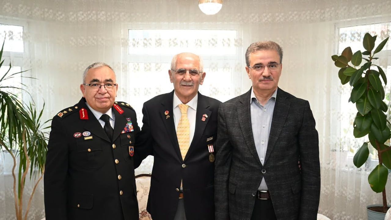 vali aydın baruş'tan şehit ailesi ve kıbrıs gazisine ev ziyaretleri