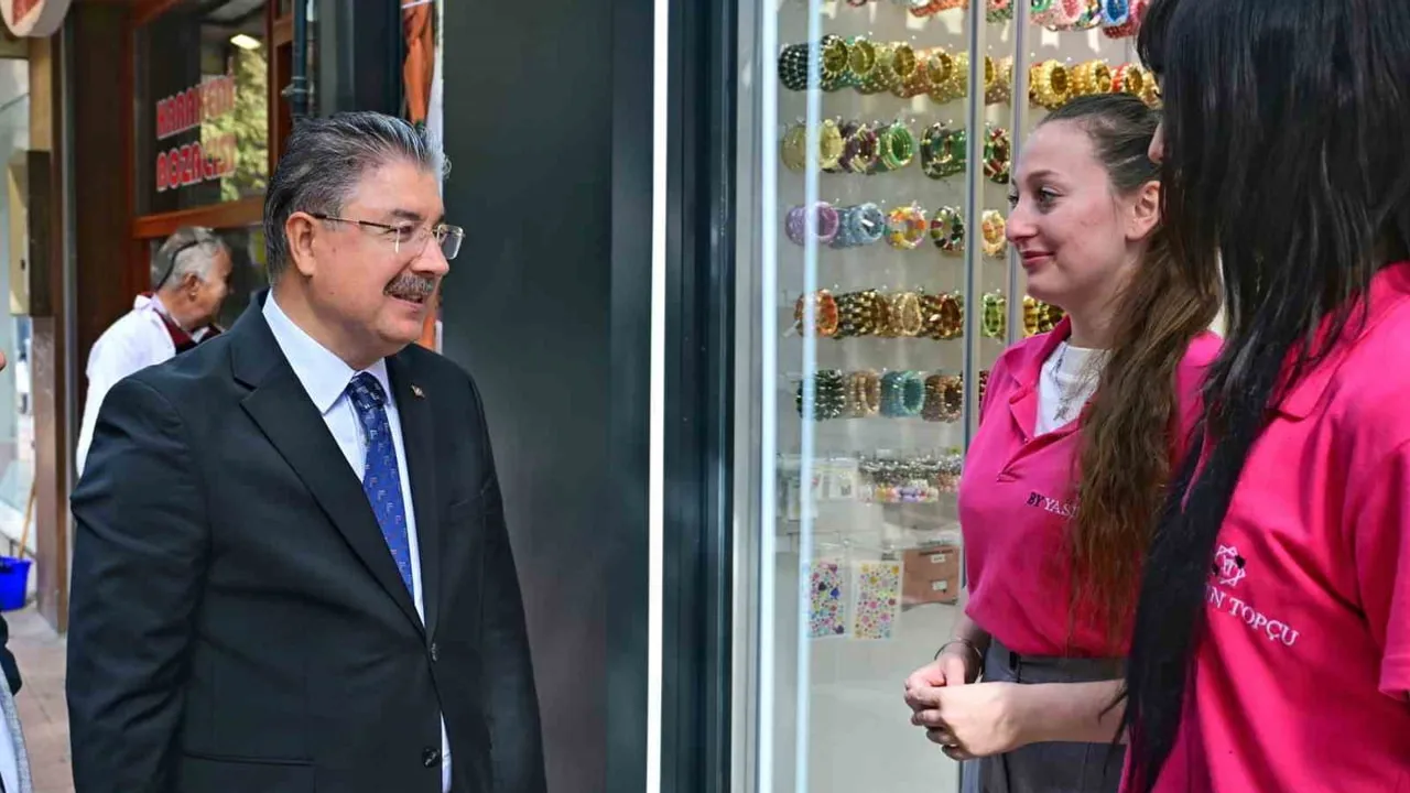 Vali esnafın arasında: İsmet İnönü-1 Caddesi'nde talepler dinlendi