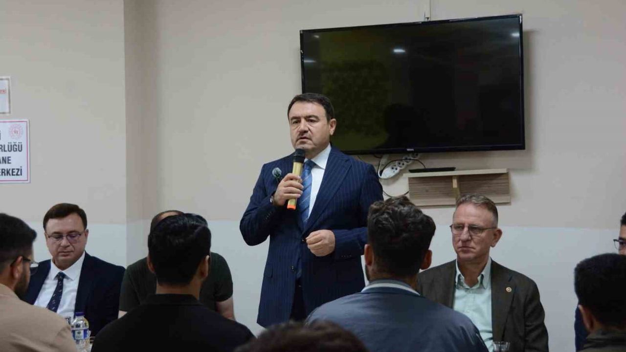Vali Işın gençlere yatırım çağrısı yaptı: eğitim, ahlak ve aileye vurgu