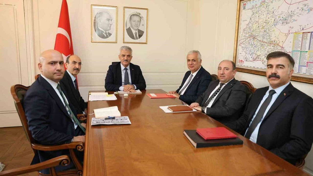 Vali Makas başkanlığında projelerin ilerleyişi ve sonraki adımlar konuşuldu