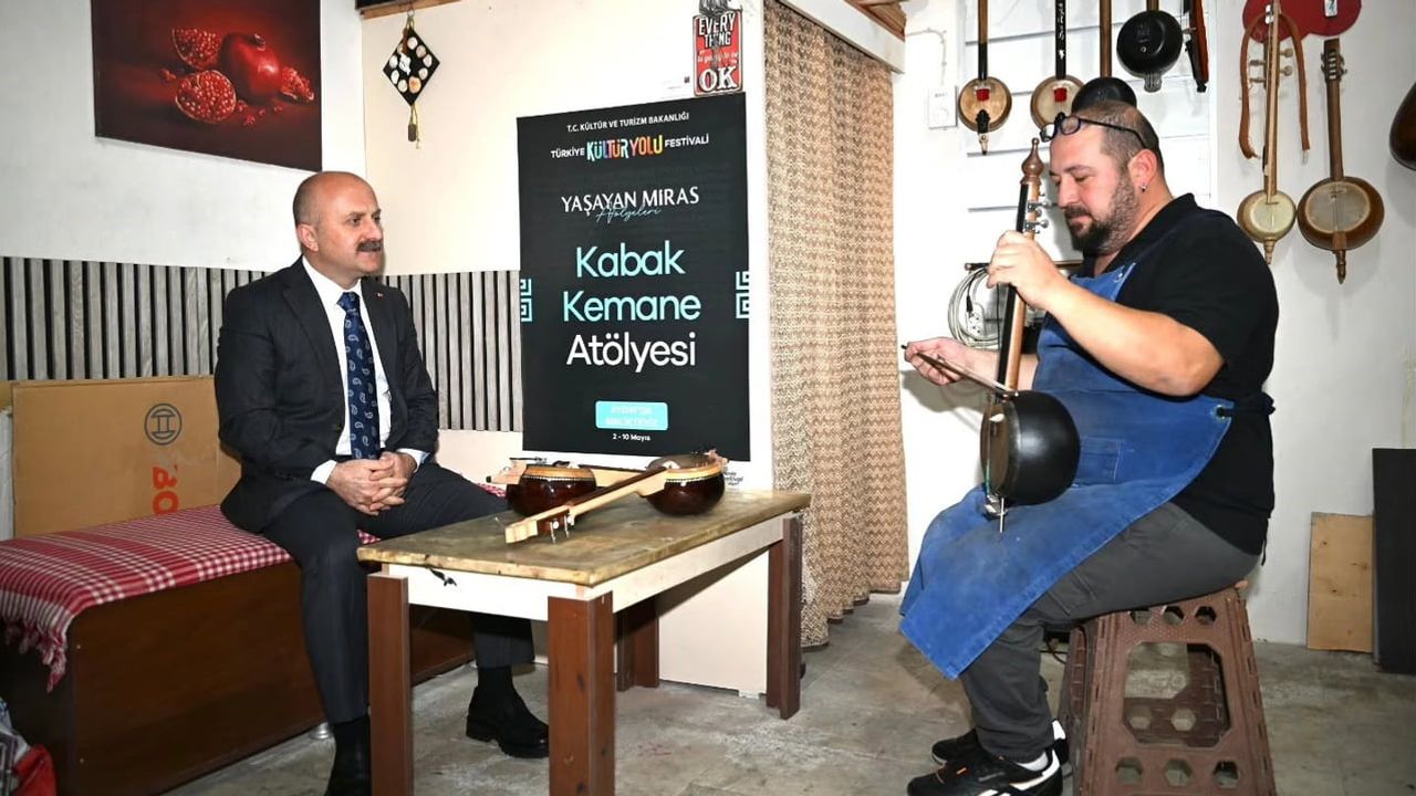 Vali Varol atölyede kabak kemane geleneğini yerinde inceledi