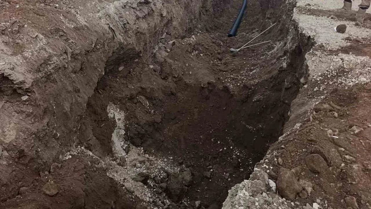 Van'da Kapıköy güzergahında rögar çalışmasında göçükte işçi hayatını kaybetti