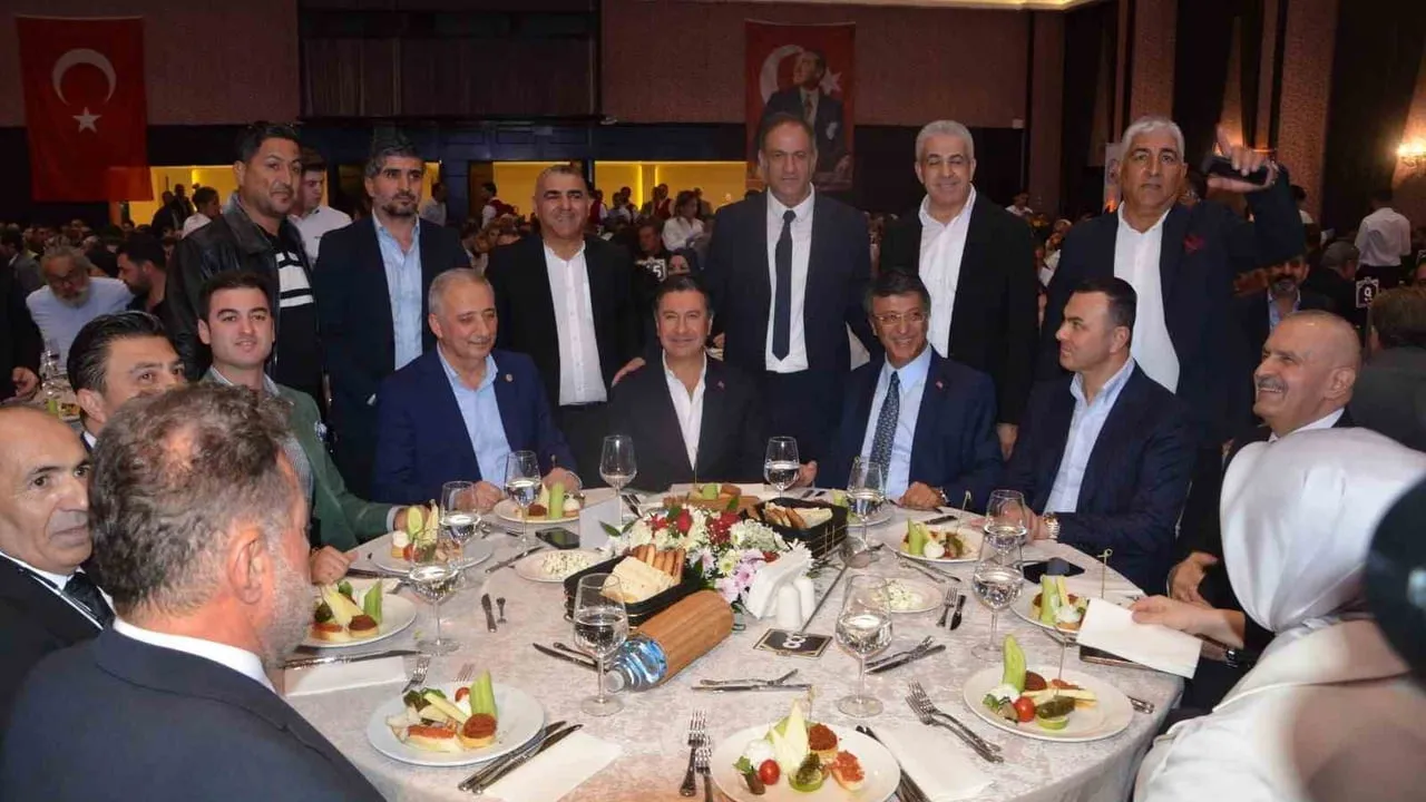 Vanlılar gecesi Bodrum Azka Otel'de kardeşlik mesajı