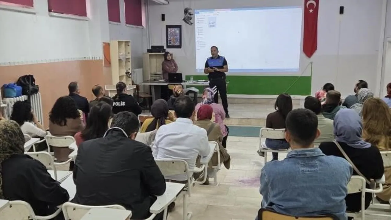 veli eğitimleriyle okul çevresinde güvenlik bilinci güçlendiriliyor