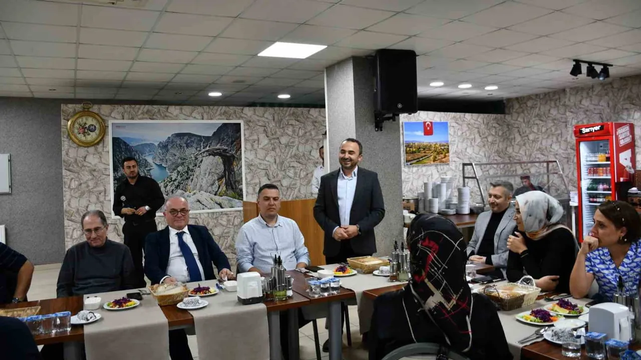 Vezirköprü'de 46 yıllık hekim için duygulu veda programı