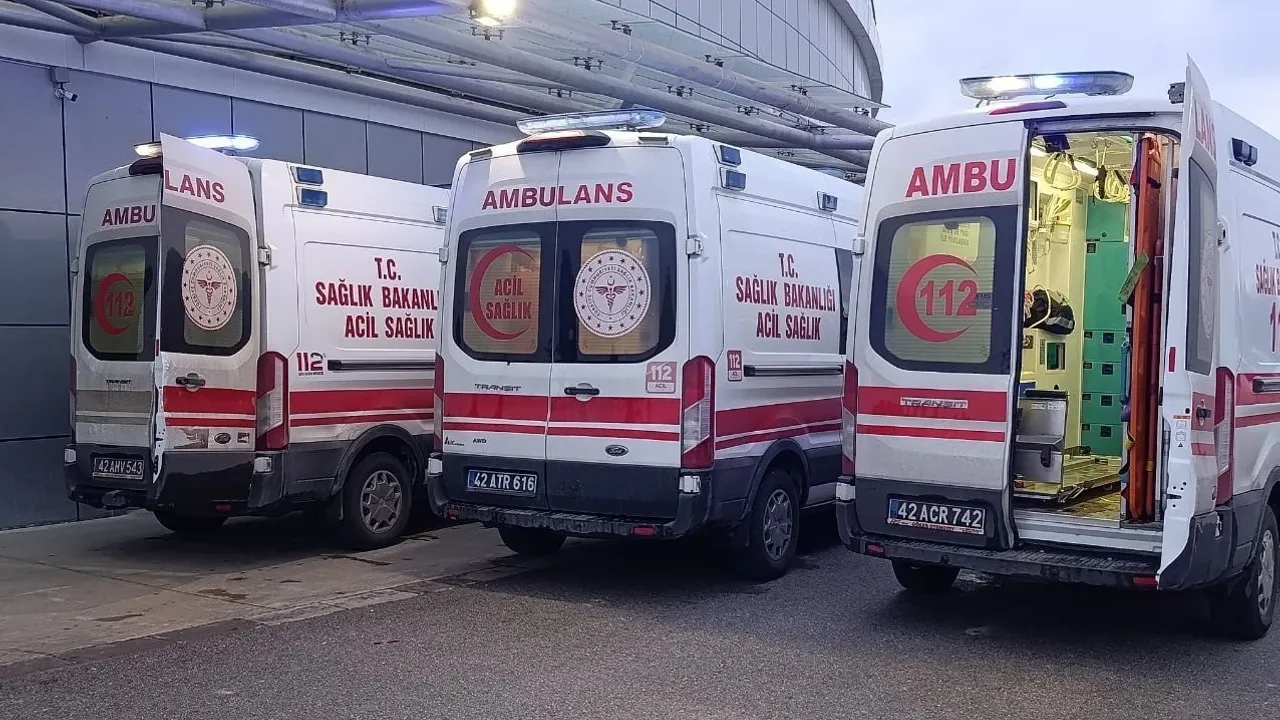 Virajda ve istasyona dönüşte iki kaza: Beyşehir'de altı kişi hastaneye kaldırıldı
