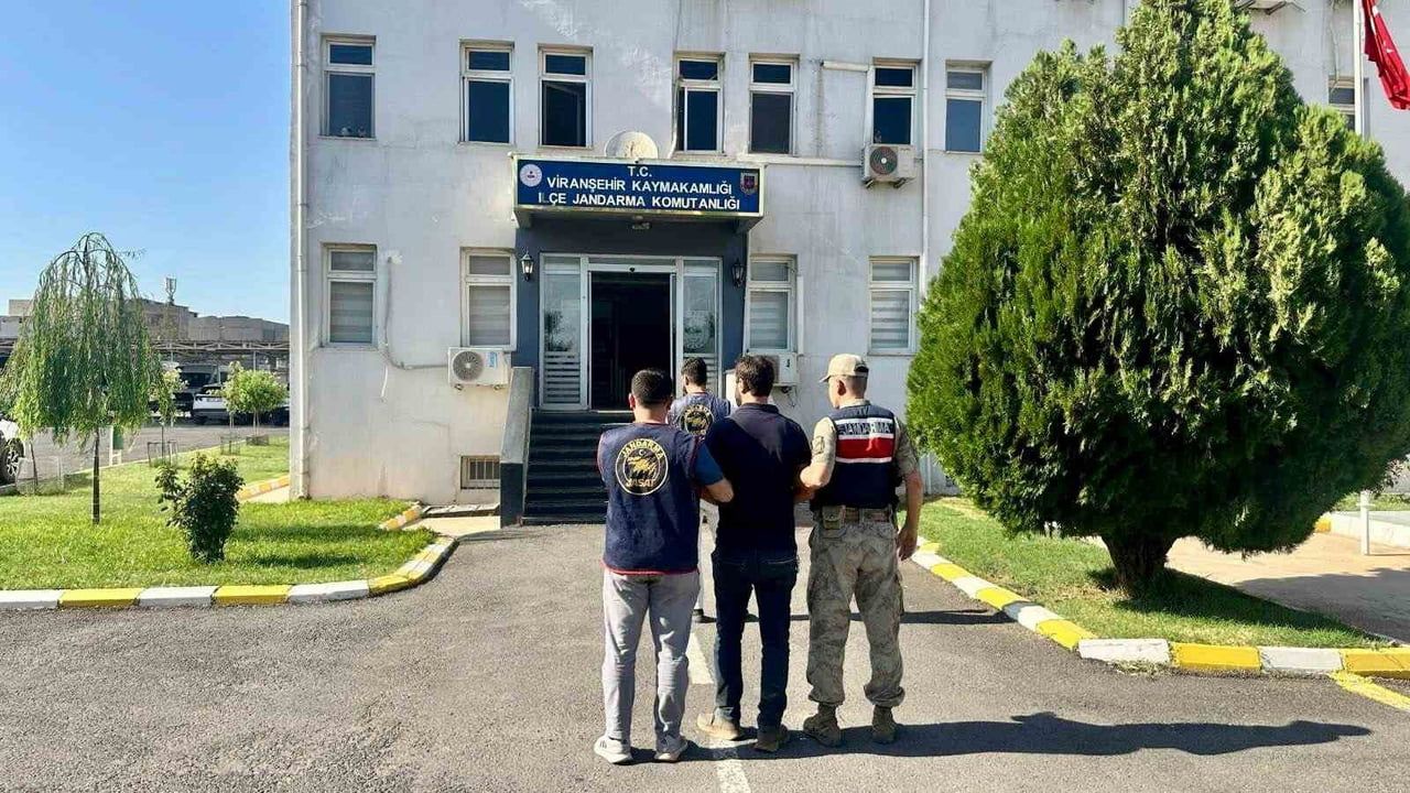 Viranşehir'de geceleyin konuta girme suçundan aranan kişi jandarma tarafından yakalandı
