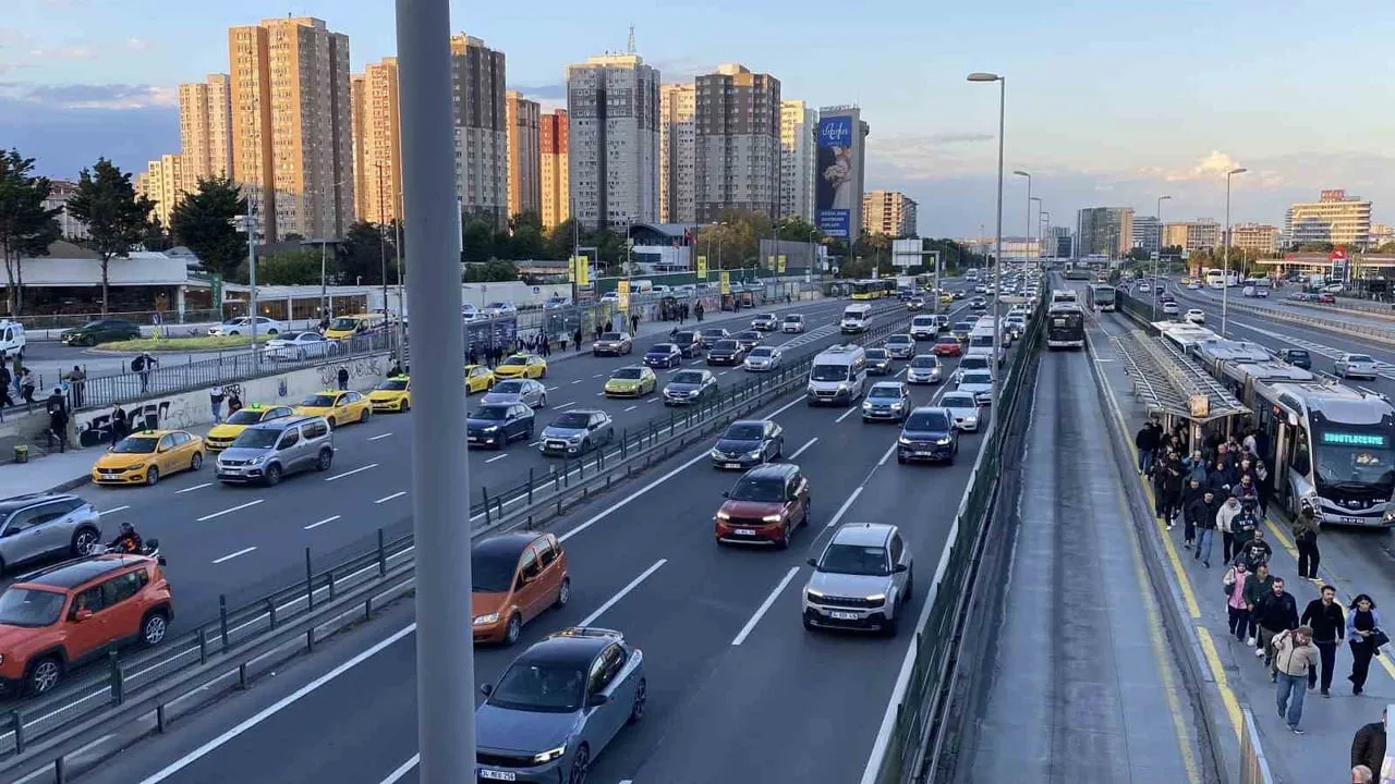 Yağışlar durdu, İstanbul trafiği normale döndü