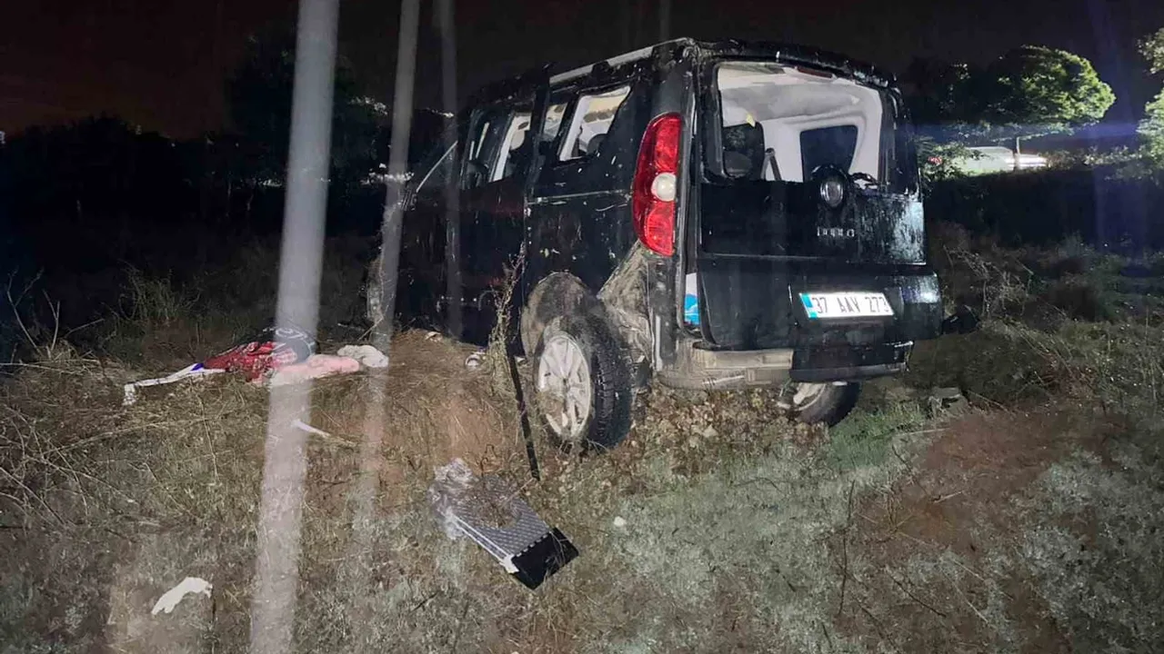 Yağışlı havada yol ayrımını kaçıran araç takla attı: Kırıkkale'de 1 ölü, 4 yaralı