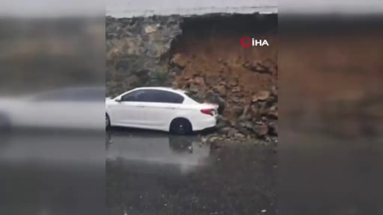Yağmur duvarı yıktı: Sultangazi’de park halindeki araca çamur düştü