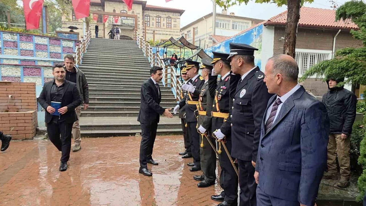 Yağmura rağmen tek yürek: Ergani'de 29 ekim kutlaması