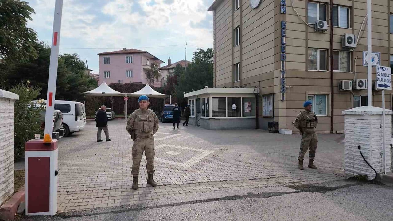 Yahşihan'da soruşturma derinleşti: başkan vekilinin evinde eski imar müdürüne ait belgeler bulundu