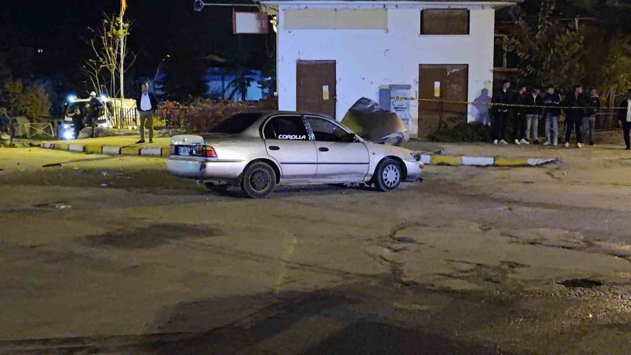 Yalvaç'ta kavşak çarpışmasında 3 kişi yaralandı