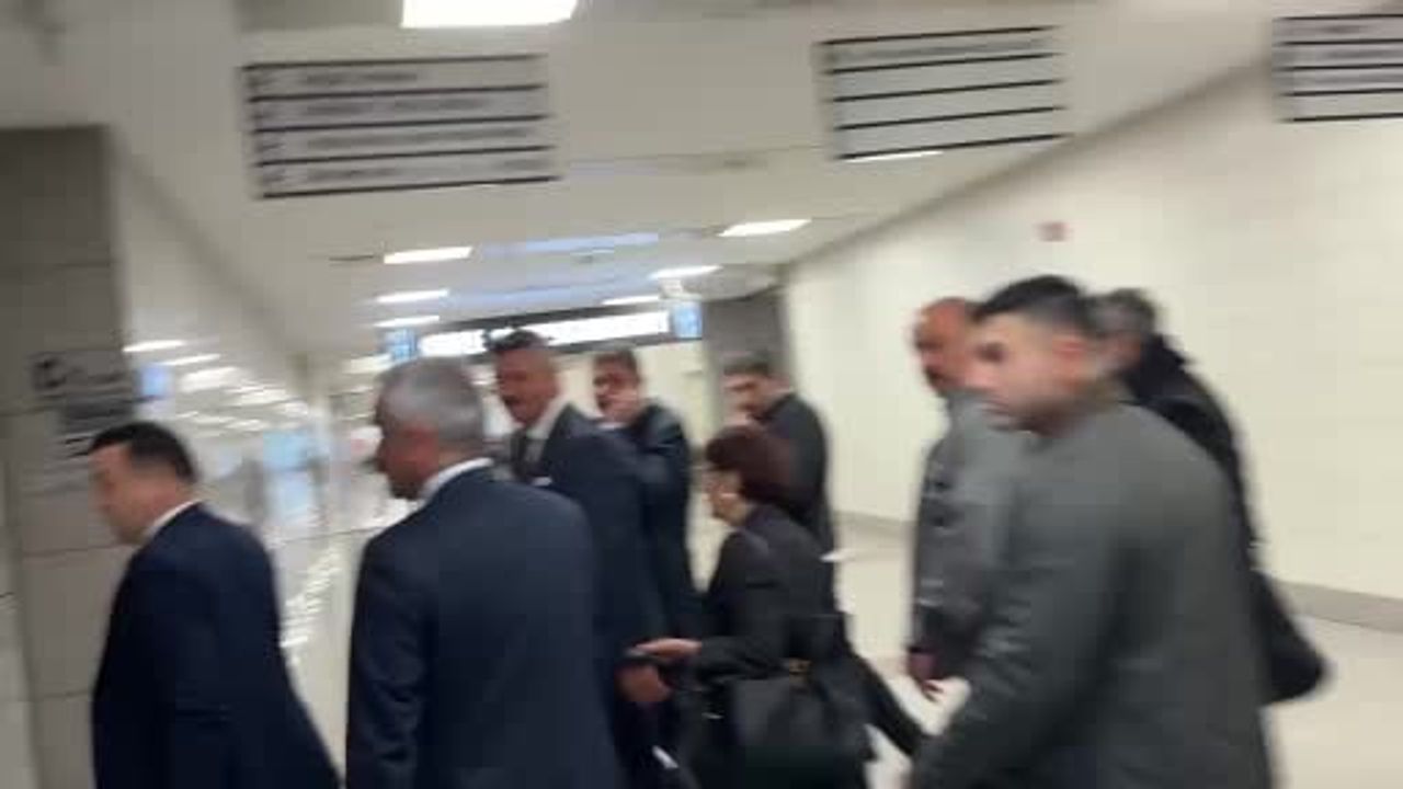 Yargılandığı dava için adliyeye gelen Sadettin Saran