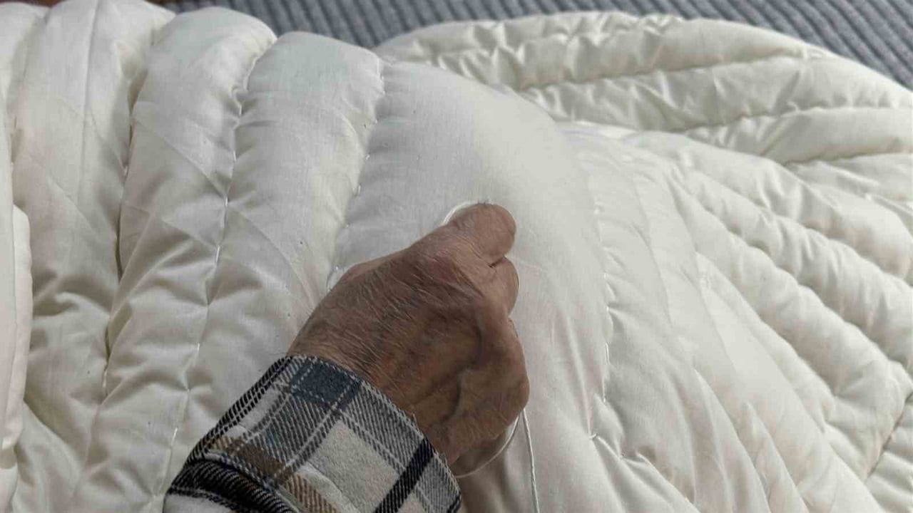 Yastıkçı dede 93 yaşında: üç kuşakla mesleğini sürdürüyor