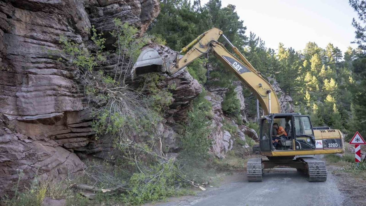 Yayla yoluna konfor geldi: Bozyazı Derbent-Ustalar hattı 14 kilometre yenilendi