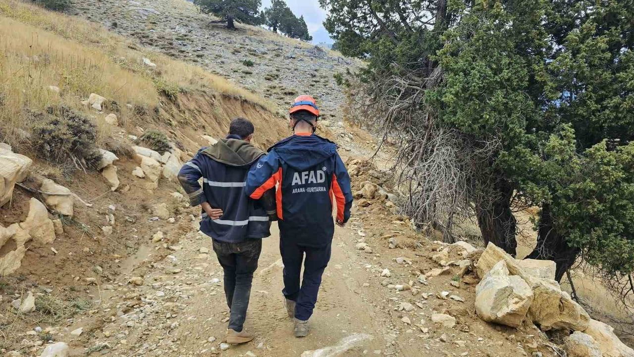 Yaylada rahatsızlanan çobanı kurtarma çalışması başarıyla tamamlandı