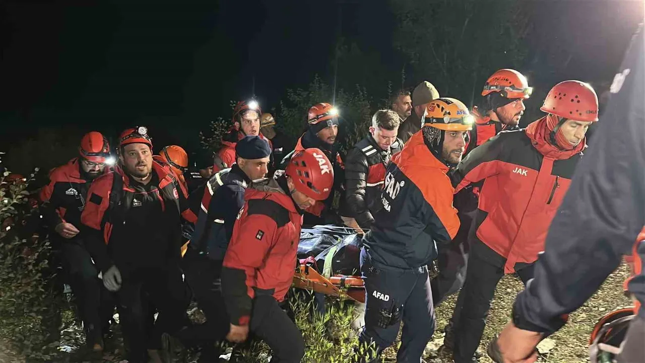 Yazılı Kanyon'da aramalar: bir gönüllü hayatını kaybetti, üçü kurtarıldı