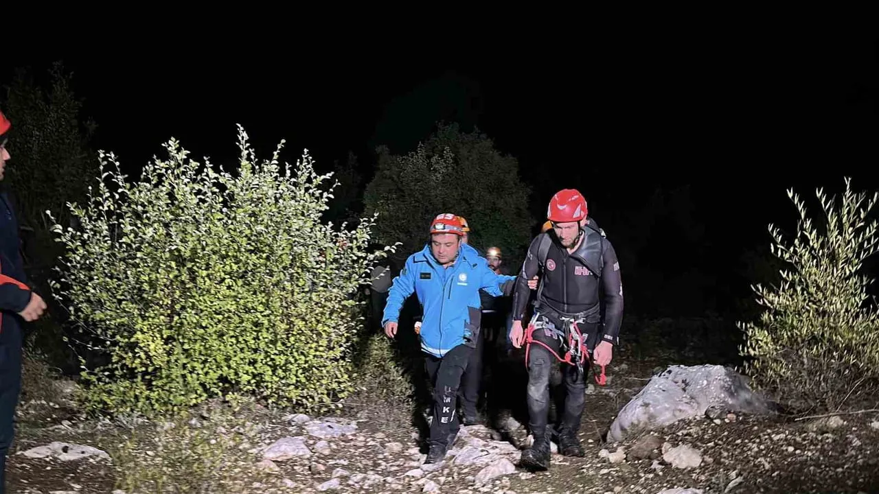 Yazılı kanyon'da kurtarma çalışması: İHH gönüllülerinden üçü sağ, bir kişi yaşamını yitirdi