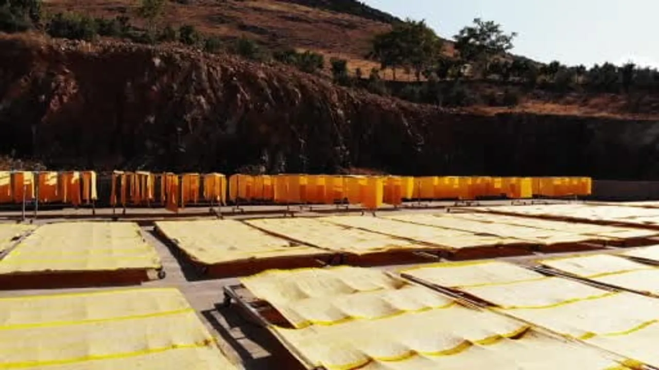 Yazın mesaisi bitti: Maraş tarhanası 145 işletmede 3 bin 650 tonla kışa hazır