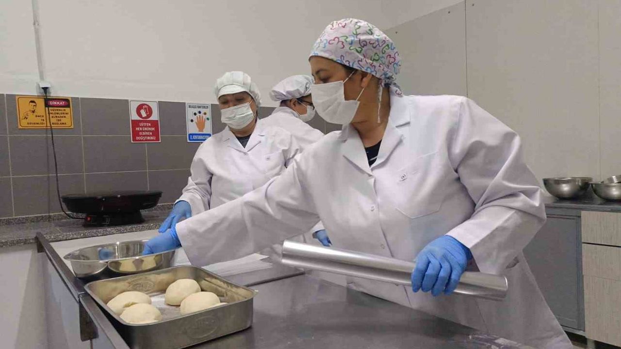 Yeğeninin sorusu kadınları glütensiz çorba kooperatifine yöneltti