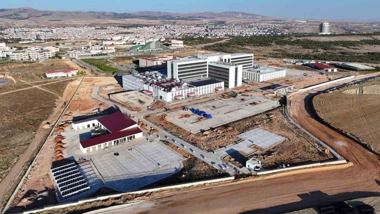 Yeni 400 yataklı devlet hastanesi Kırşehir'in ulaşım ve çevre düzenini rahatlatacak